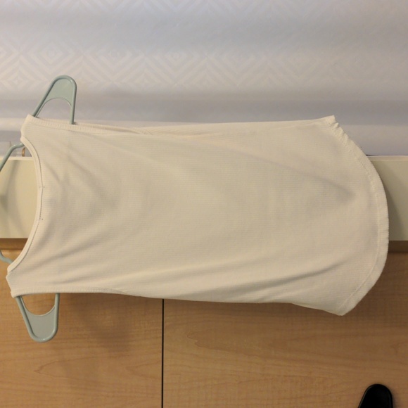 Banana Republic tanks 🛍️BOGO $10 Items - Picture 3 of 6